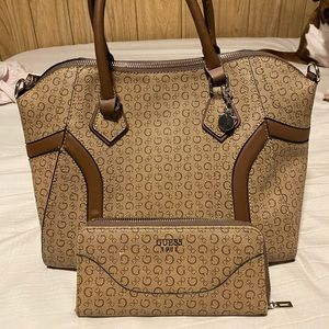 Women’s Guess purse & matching wallet